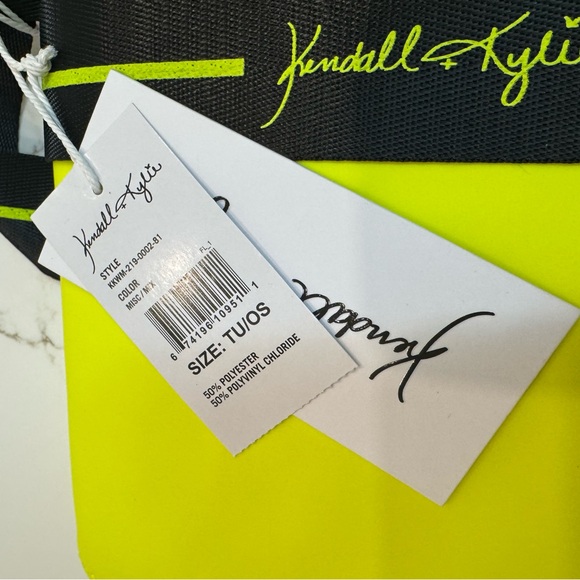 Kendall & Kylie Black Interior with Yellow Accent - Picture 6 of 6